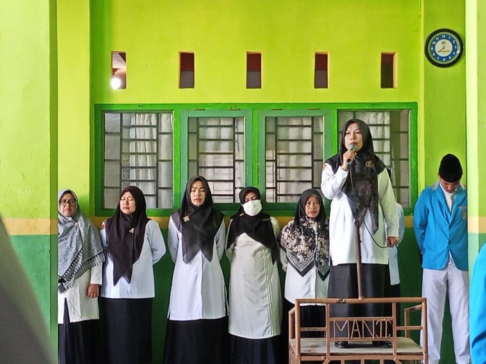 Upacara Bendera MAN 2 Sungai Penuh, Pembina tekankan Disiplin dan Semangat Berprestasi