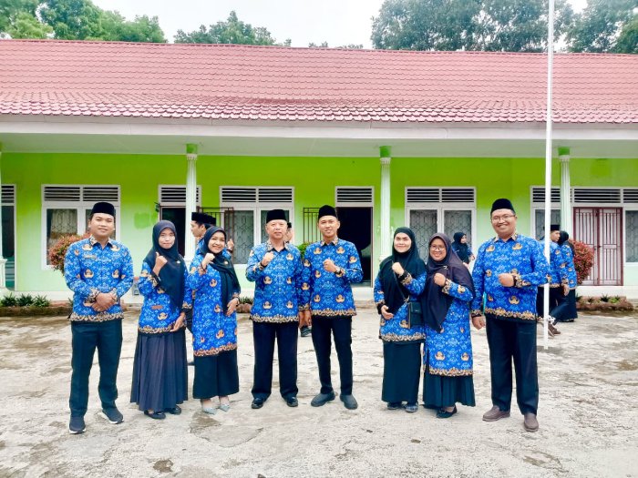 MAN 2 Sungai Penuh Ikuti Upacara Hari Kesadaran Nasional