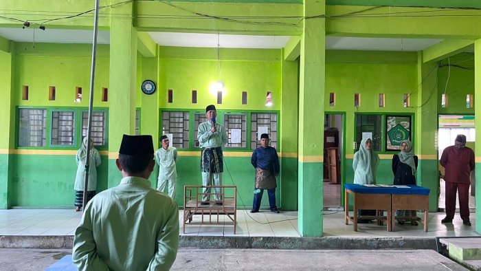Upacara peringatan hari Pendidikan Nasional 2026 : Pendidikan Fondasi Utama membangun generasi unggul dan berkualitas 