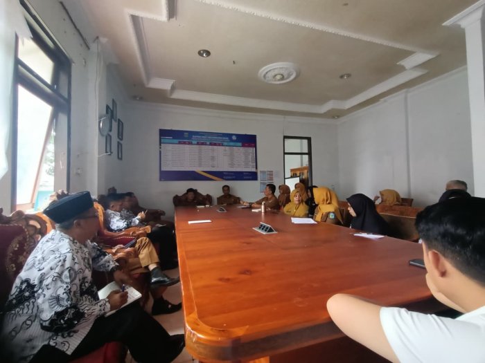 Guru MAN 2 Sungai Penuh Hadiri rapat persiapan kegiatan 17 Agustus di Dinas Pendidikan Kota Sungai Penuh
