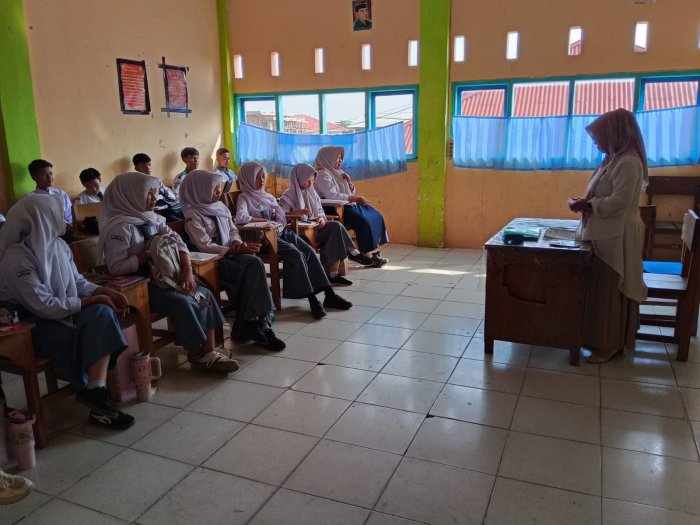 Penuh semangat siswa man 2 Sungai Penuh mengadakan Kegiatan Pembelajaran di Sekolah