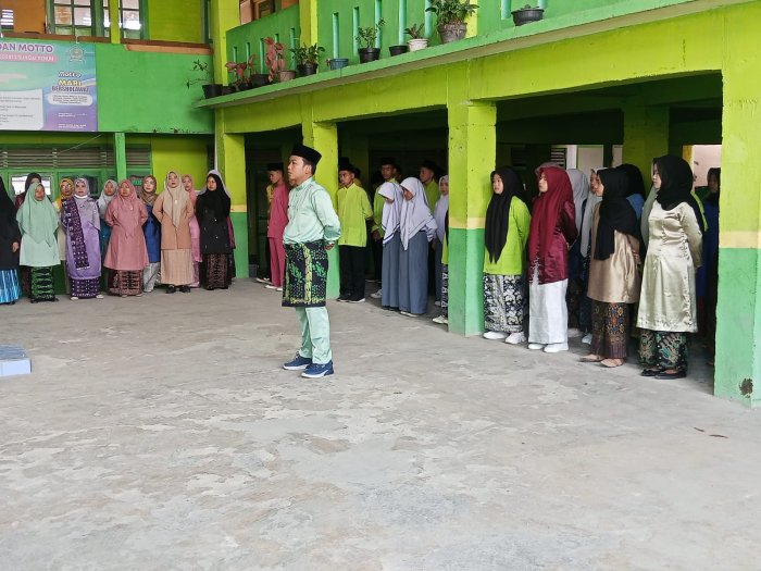 MAN 2 Sungai Penuh Gelar Upacara HUT Provinsi Jambi Tahun 2026