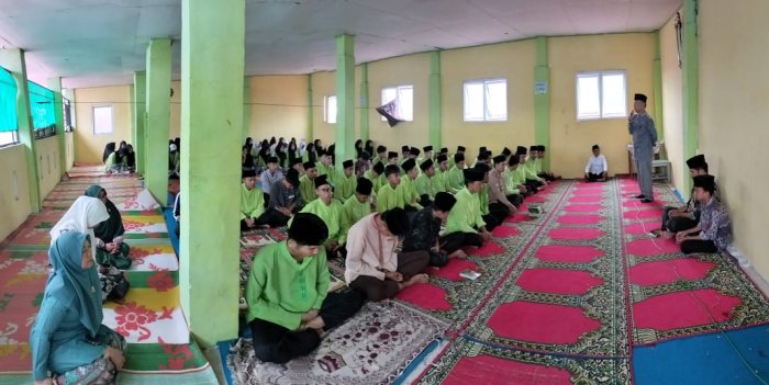 Yasinan Jumat Jadi Agenda Rutin MAN 2 Sungai Penuh