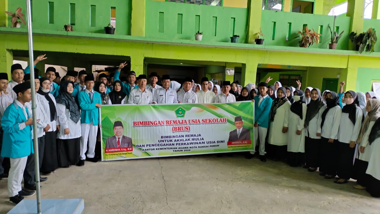 KEMENAG KOTA SUNGAI PENUH PIMPIN UPACARA DI MAN 2 SUNGAI PENUH