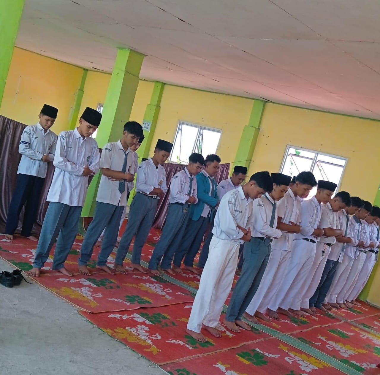 MAN 2 Sungai Penuh: Membentuk Karakter Siswa Lewat Sholat Dzuhur Berjamaah