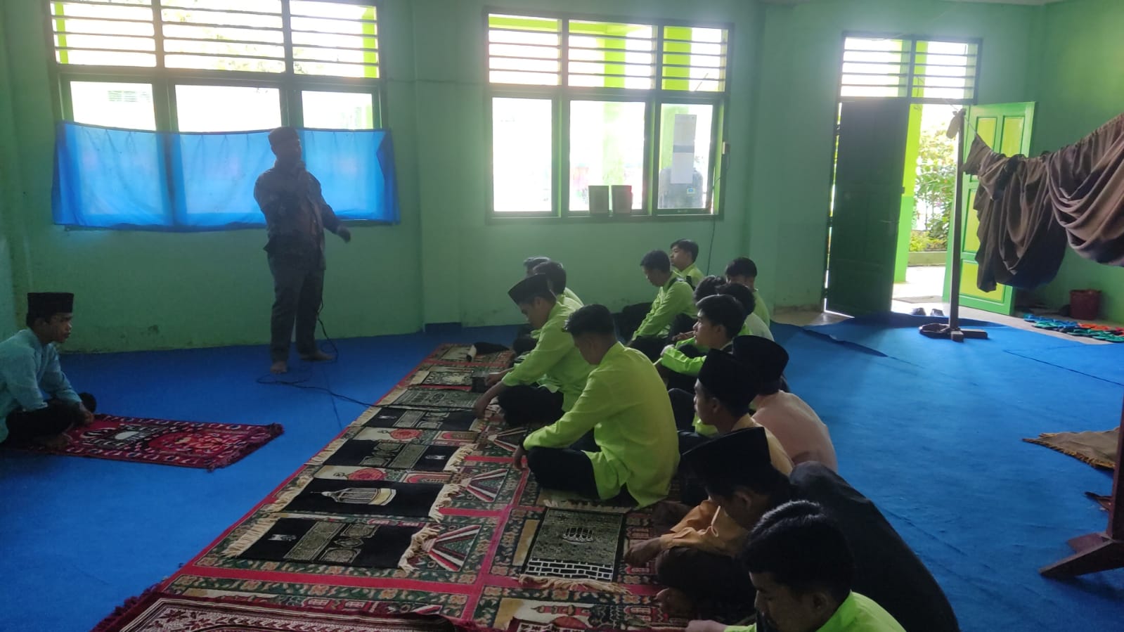 PEBIASAAN YASINAN DI HARI JUMAT AGENDA RUTIN DI MAN 2 SUNGAI PENUH
