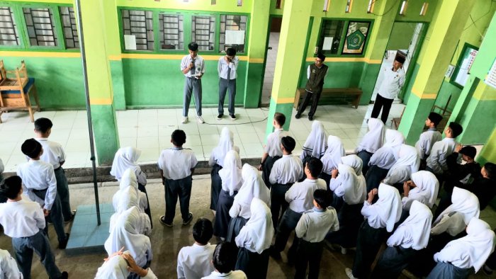 Penuh Semangat, Nizam Sampaikan Kultum MAN 2 Sungai Penuh Tahun 2026