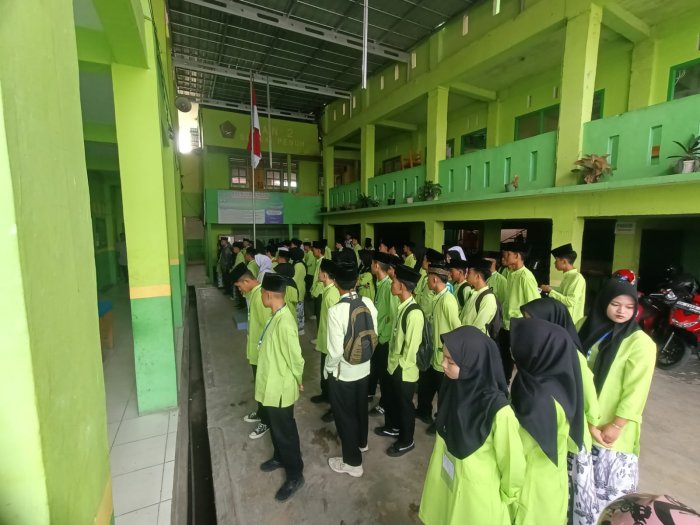 Penuh Semangat, Hari Keempat Ujian Semester Genap di MAN 2 Sungai Penuh