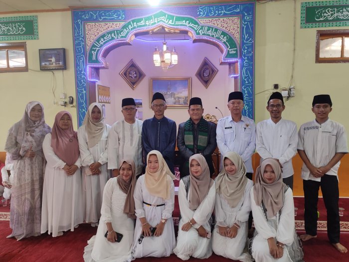 MAN 2 Sungai Memperingati Maulid Nabi : Meneladani Akhlak Rasulullah SAW 